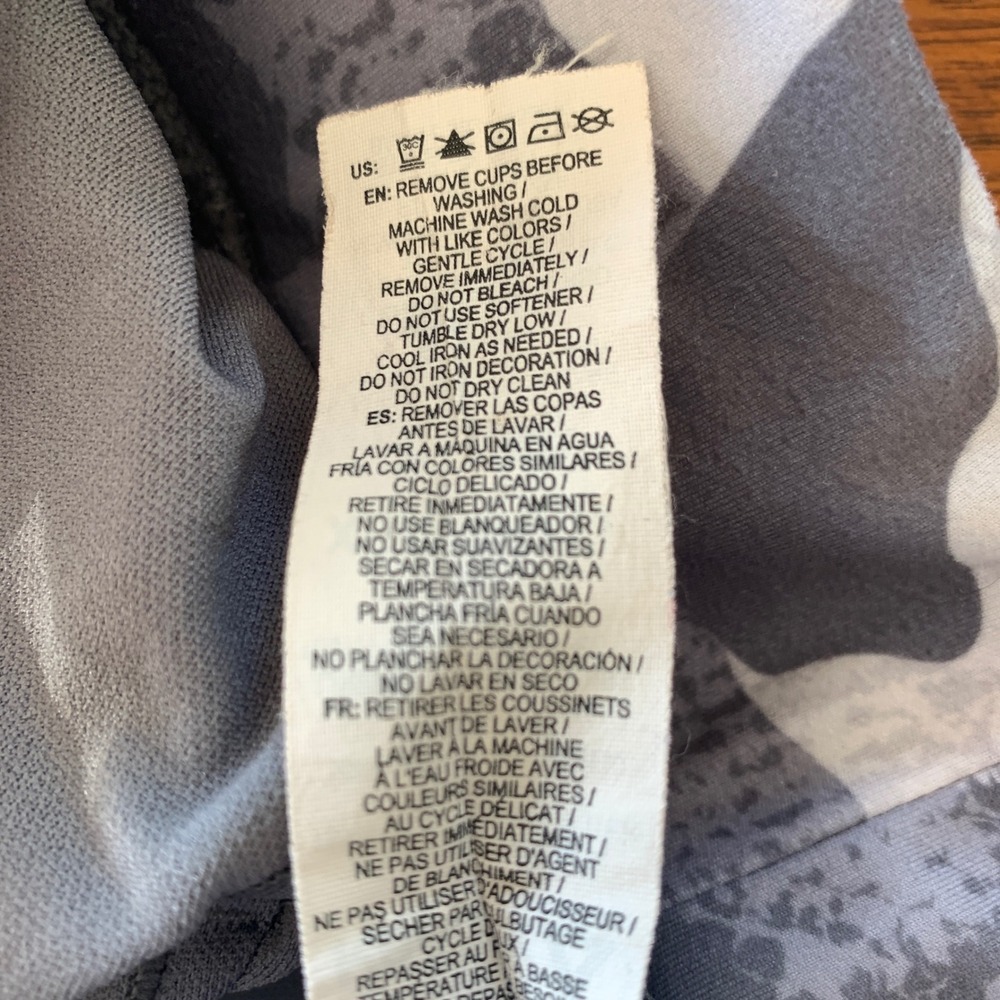 Reebok‎ Sports Bra Racerback W/Phone Pocket Camo Print Workout Fitness Top XS - Picture 9 of 10